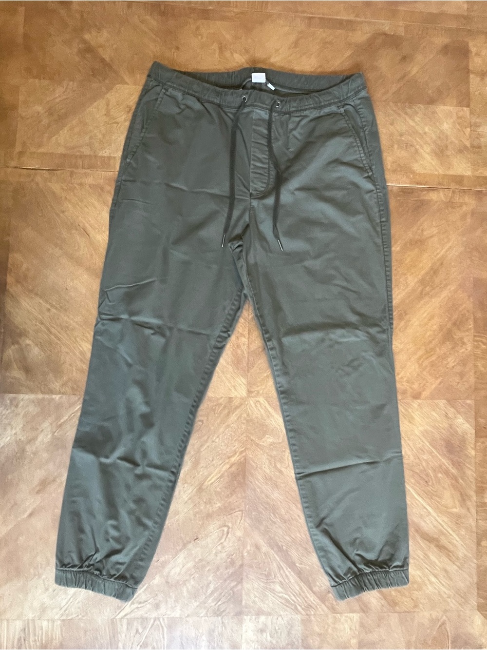 GAP Men’s Army Green Twill Jogger Pants Sz L 🌿